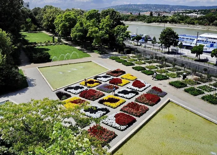 Gaia House 아파트